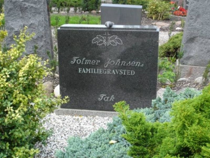 Folmer Johnsen's familiegravsted.jpg